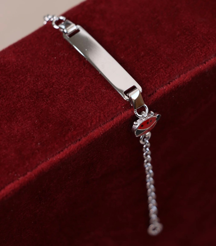 دستبند نقره بچگانه مدل کفش دوزک 0611